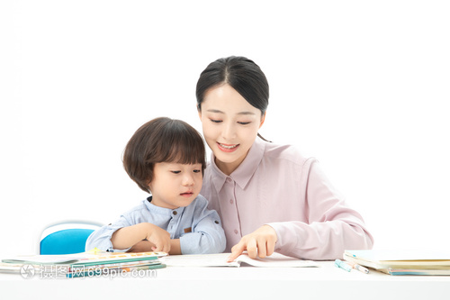 學前教育中教師指導的藝術 以愛為引，以趣為徑